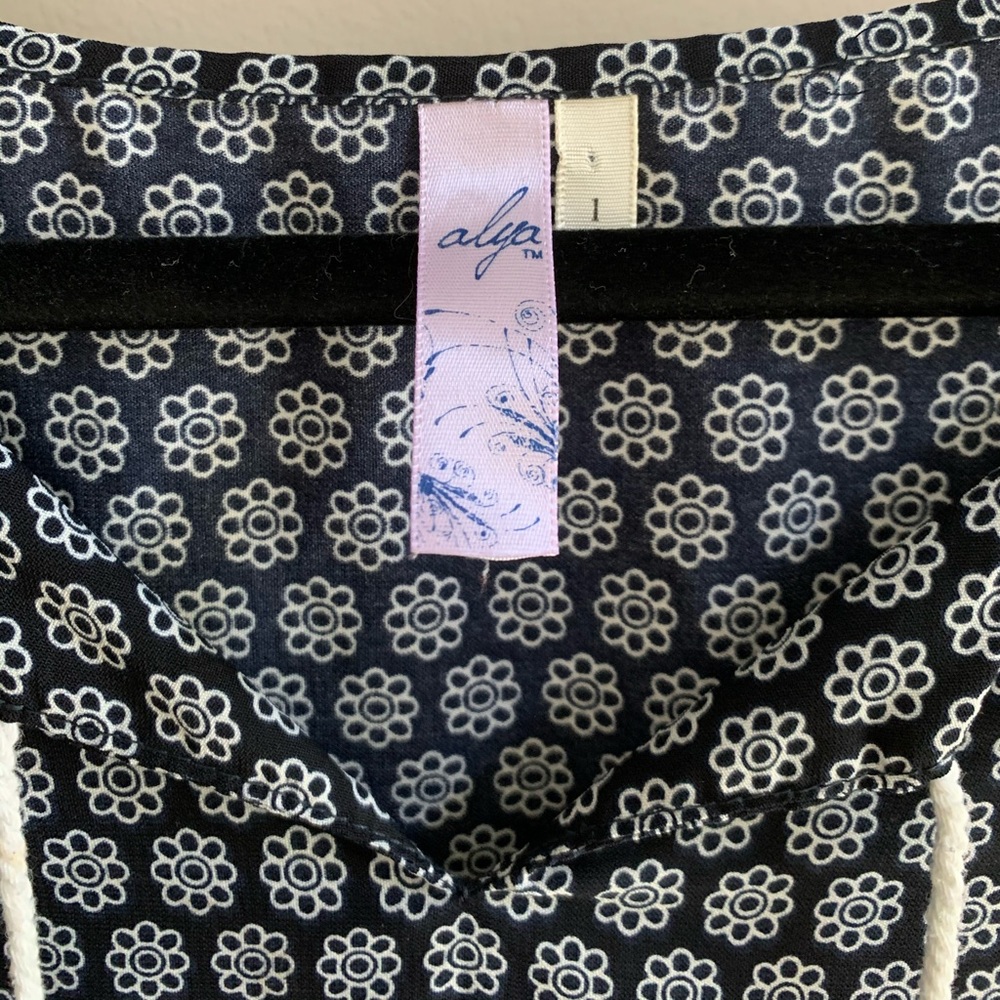 Francescas Alya Navy and White Dress Size L